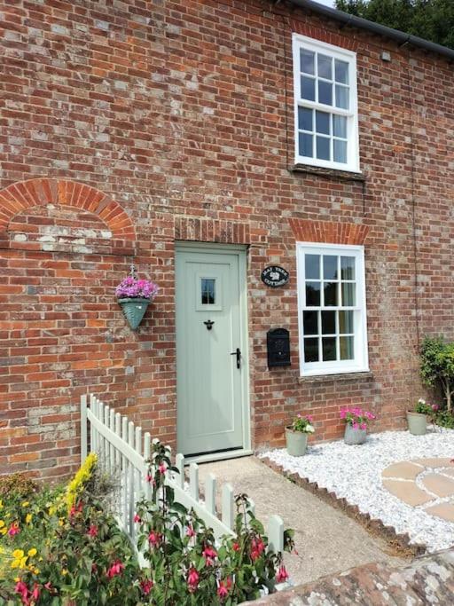 Cosy Cottage With Vineyard View Near Goodwood Chichester Eksteriør bilde