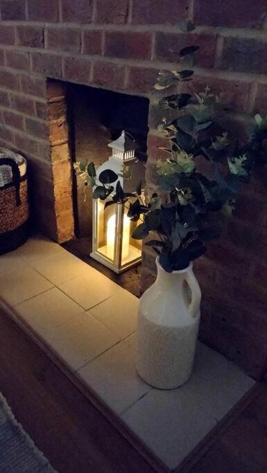 Cosy Cottage With Vineyard View Near Goodwood Chichester Eksteriør bilde